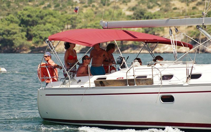 Croacia-Pula-Alquiler-barcos-vacaciones-crucero-navegar-goleta-velero-catamaran