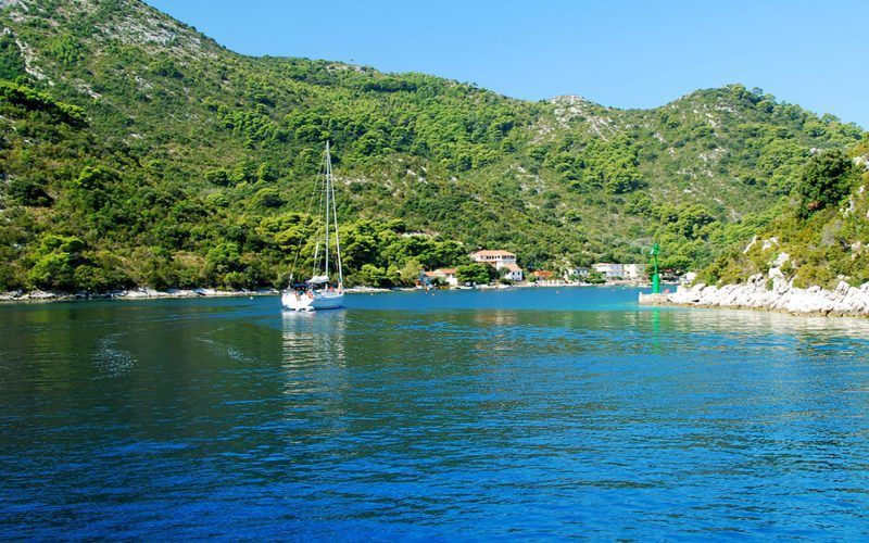 Croacia-Sibenik-Alquiler-Goleta-barcos-yate-motor-velero-turismo-Mediterraneo