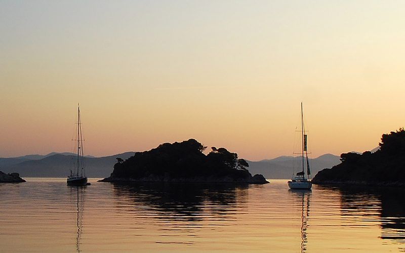 Croacia-Alquiler-barcos-Sibenik-vacaciones-playa-isla-velero