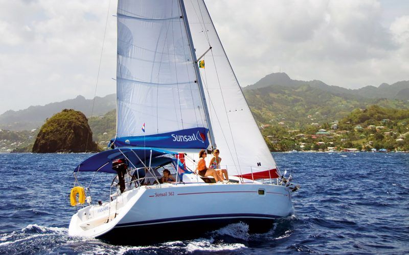 Alquiler-barco-Caribe-yate-motor-velero-catamaran-turismo-vacaciones-St-Vincent