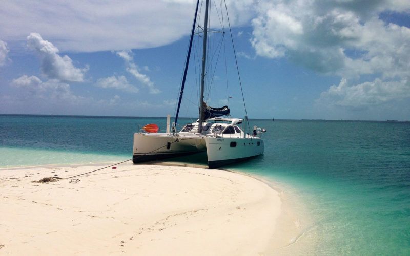 Alquiler-barco-Caribe-yate-motor-velero-catamaran-turismo-vacaciones