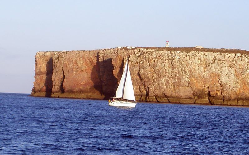 Alquiler-barcos-velero-navegar-crucero-vacaciones-Portugal-Algarve