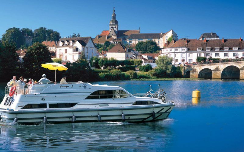 Alquiler-barcos-fluviales-turismo-fluvial-canales-rios-Borgoña