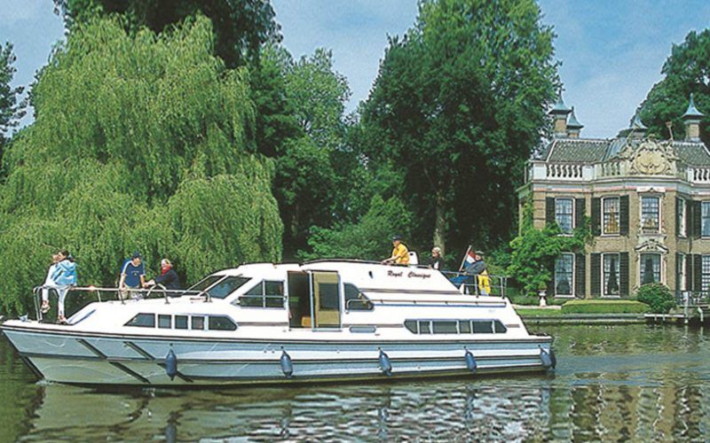 Alquiler-barcos-fluviales-turismo-fluvial-canales-rios-Holanda