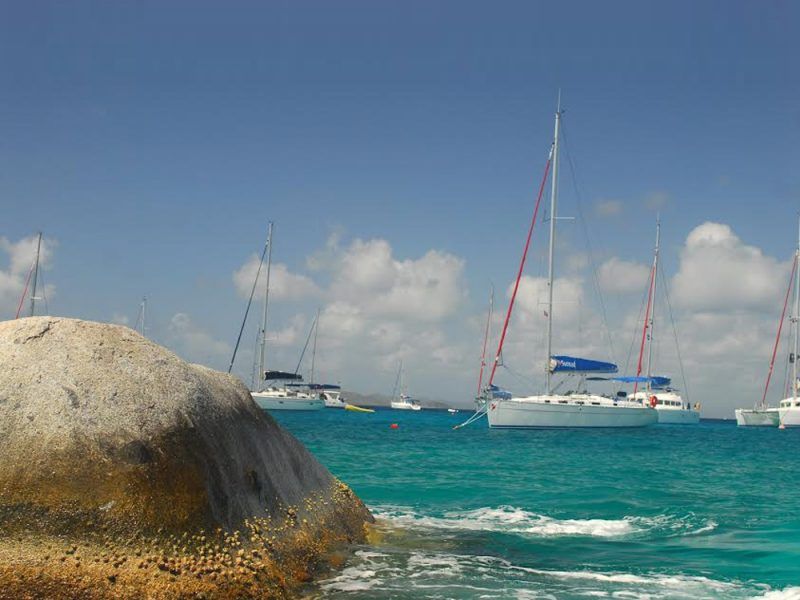 Alquiler-barco-Caribe-yate-motor-velero-catamaran-turismo-vacaciones-islas-Virgenes