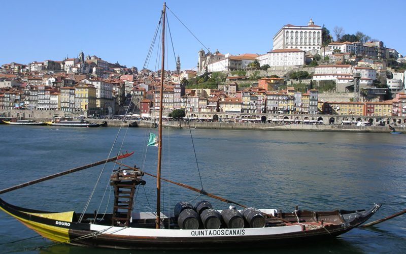 Alquiler-Barco-velero-navegar-vacaciones-mar-Lisboa