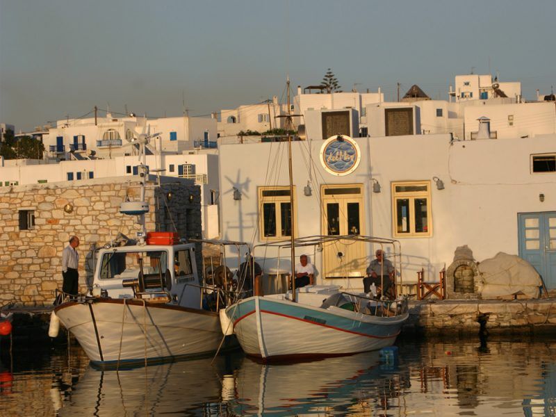 Alquiler-Grecia-Cicladas-barcos-yate-motor-velero-turismo-Mediterraneo-Paros