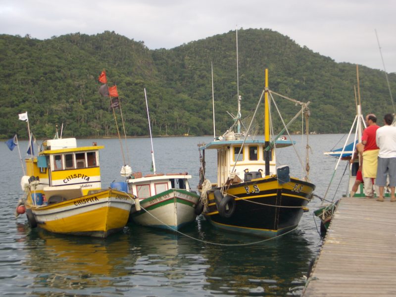 Alquiler-barcos-Brasil-Paraty-vacaciones-crucero-navegar-velero-catamaran