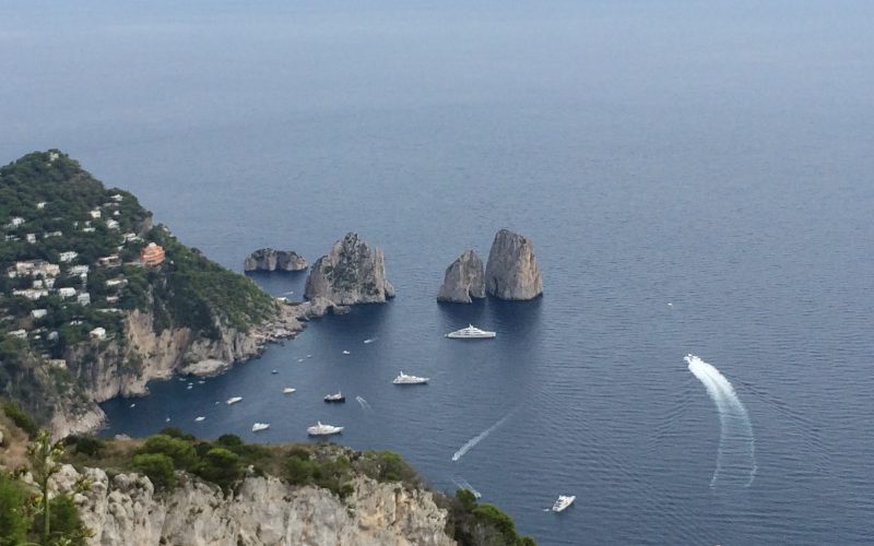 Alquiler-Barcos-veleros-vacaciones-mediterraneo-Costa-Amalfitana