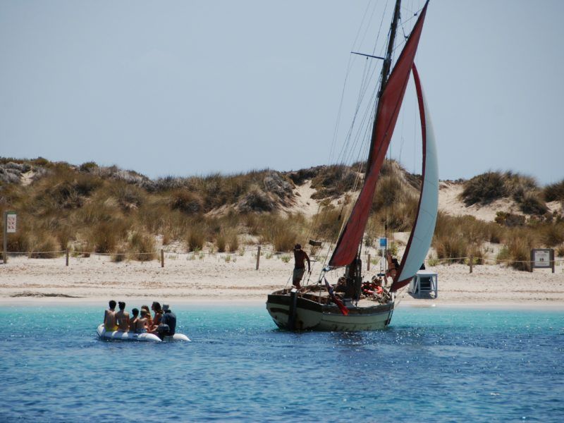 Vacaciones-Mallorca-velero-catamaran-verano-plaza-en -catamaran