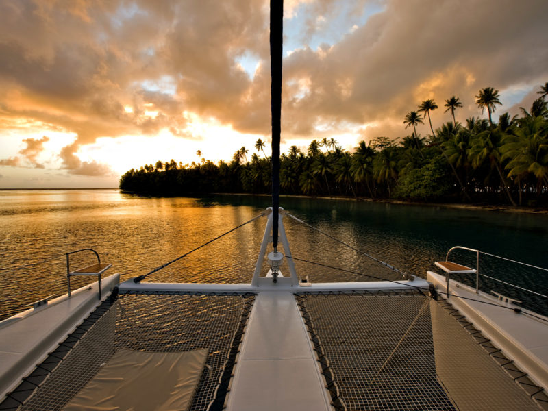 Alquiler-barcos-Polinesia-velero-catamaran-navegar-vacaciones