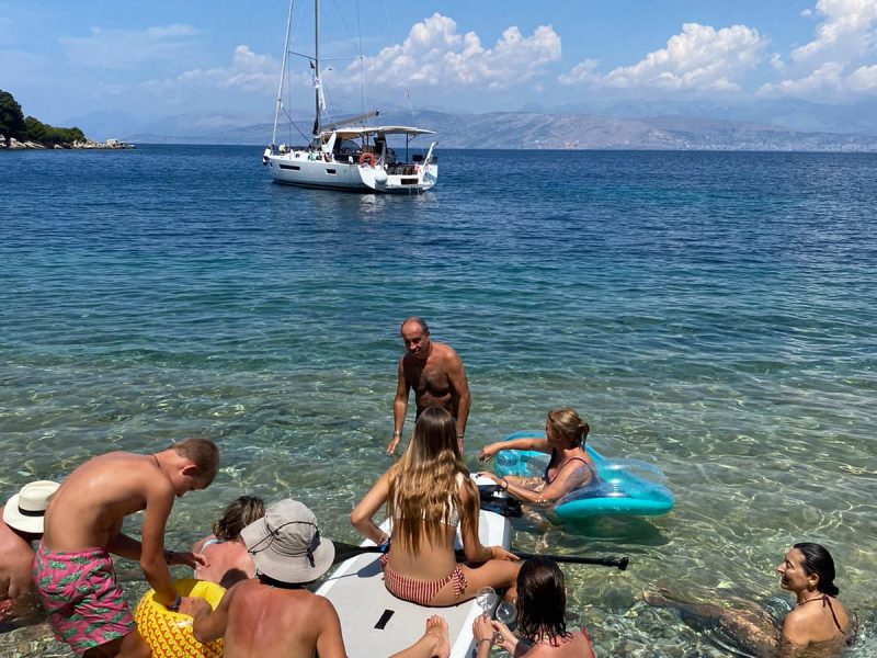 Alquiler-barcos-Veleros-Catamaran-Grecia-Corfu-vacaciones