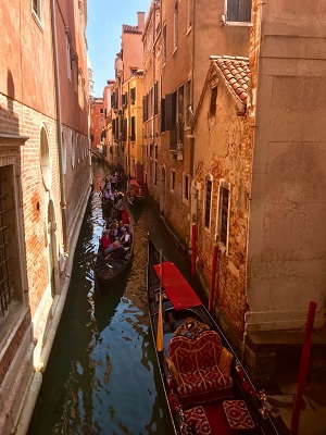 Navegacion-Italia-Venecia-rios-canales-vacaciones
