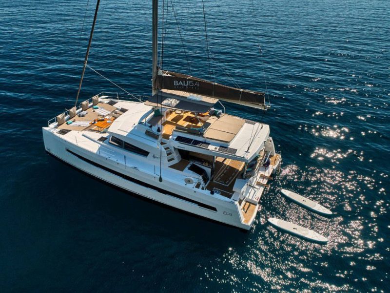catamaran-bali54-navegando