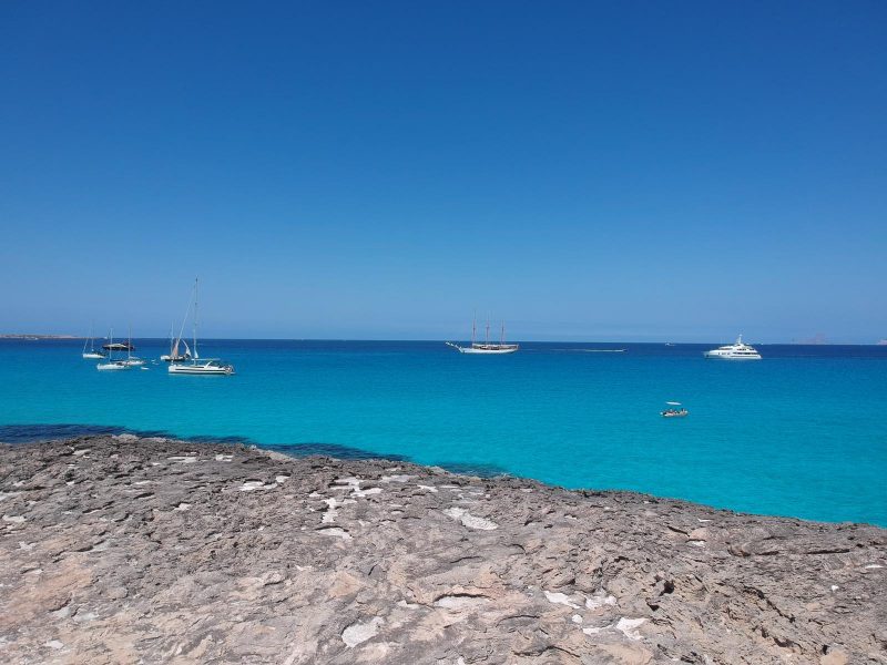 Alquiler-barcos-Veleros-Catamaran-España-Ibiza-vacaciones