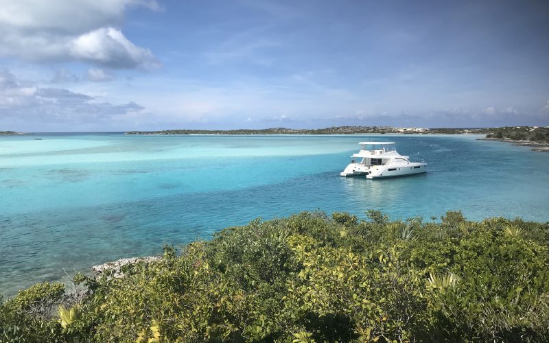 Alquiler-barco-Caribe-yate-motor-velero-catamaran-turismo-vacaciones-Bahamas-Power-Catamaran