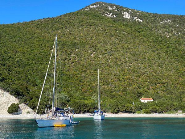 Alquiler-barcos-Veleros-Catamaran-Grecia-Corfu-vacaciones