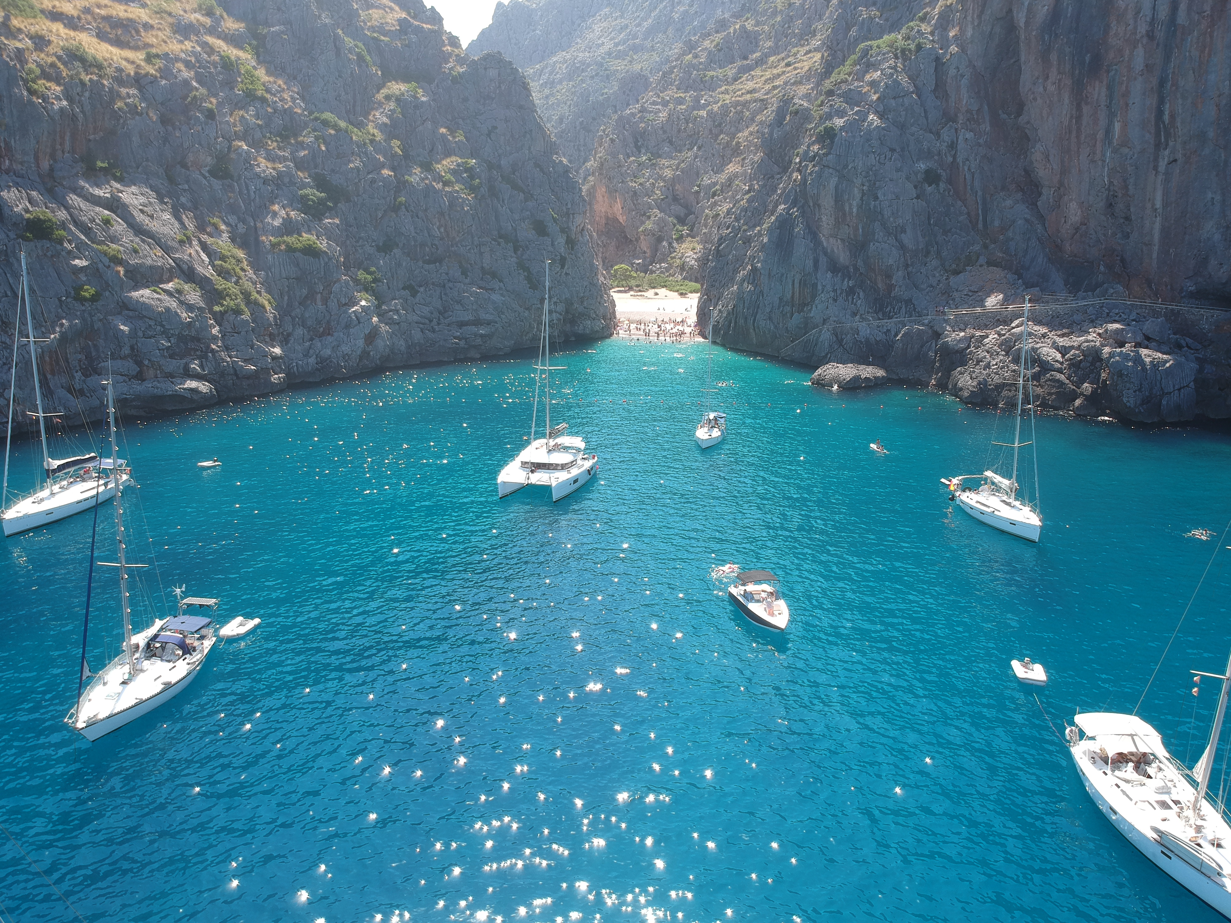 Alquiler-Barcos-Mallorca-veleros-vacaciones-Baleares-mediterraneo-flotilla-familiar