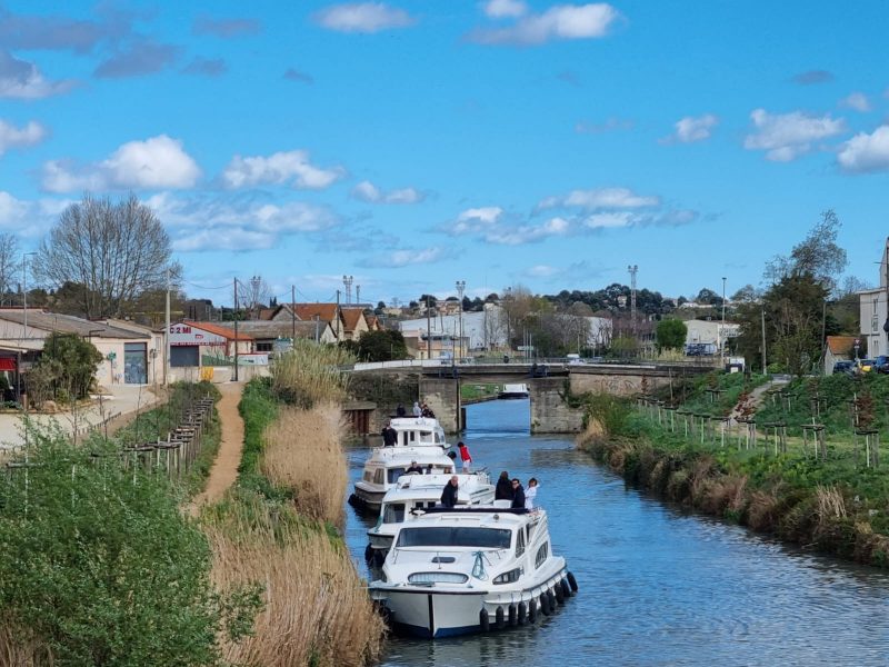 Alquiler-barcos-fluviales-turismo-fluvial-canales-rios-francia