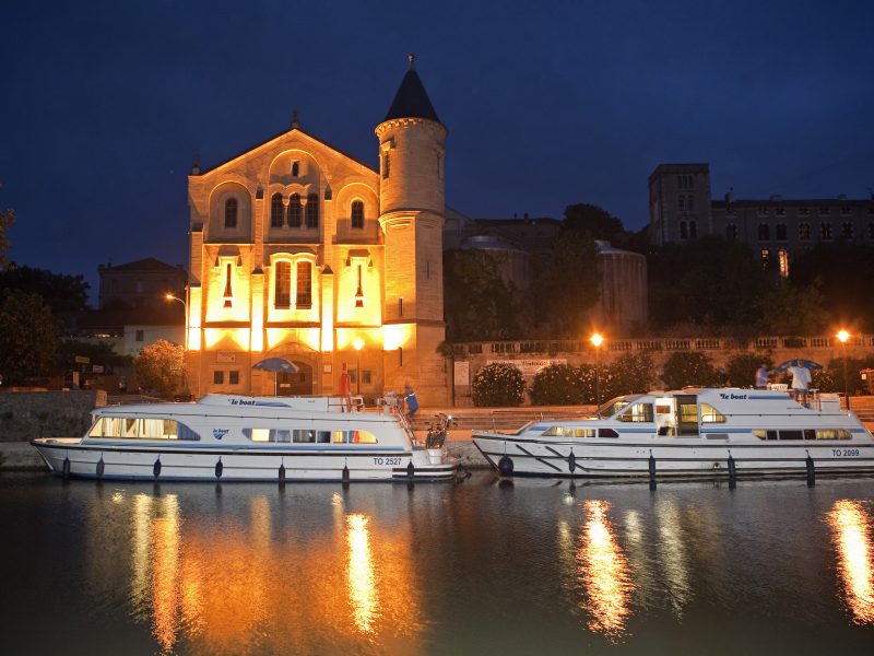 Alquiler-barcos-fluviales-turismo-fluvial-canales-francia