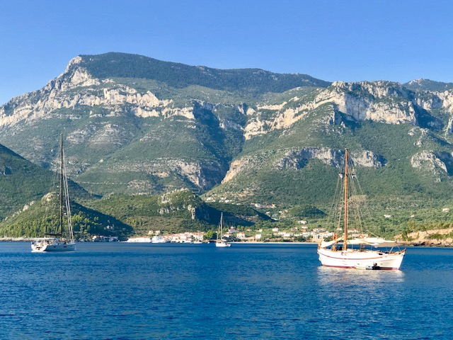 Flotilla-familiar-Alquiler-barcos-Grecia-velero-turismo-Mediterraneo-vacaciones