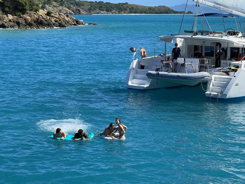 Alquiler-Barcos-veleros-vacaciones-Caribe-Islas Virgenes-flotilla-familiar