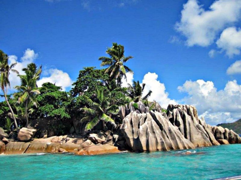 Alquiler-barcos-Seychelles-velero-catamaran-yate-catamaran-vacaciones-flotilla