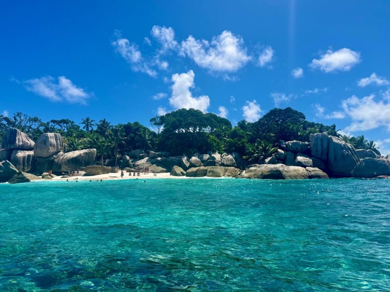 Alquiler-barcos-Seychelles-velero-catamaran-yate-motor-vacaciones-flotilla