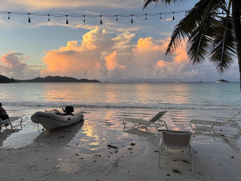 Alquiler-barcos-Seychelles-velero-catamaran-yate-motor-vacaciones-flotilla