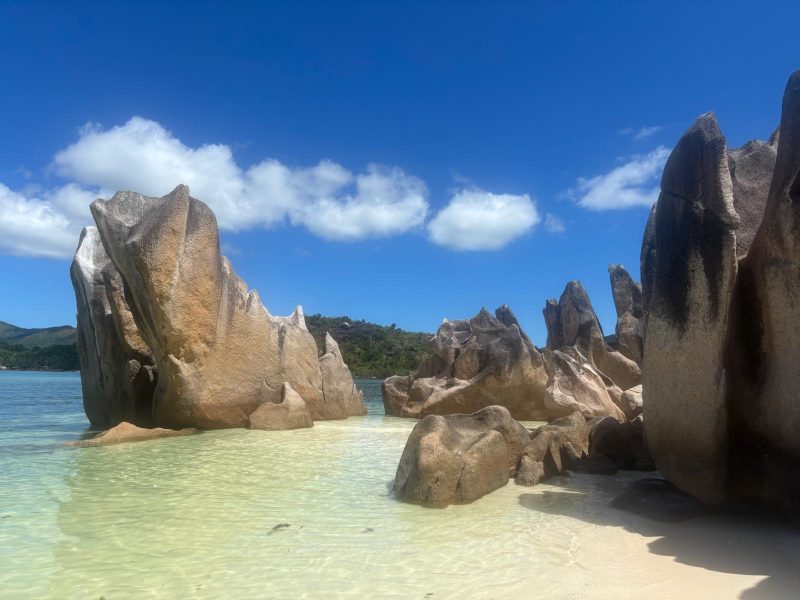 Alquiler-barcos-Seychelles-velero-catamaran-yate-motor-vacaciones-flotilla