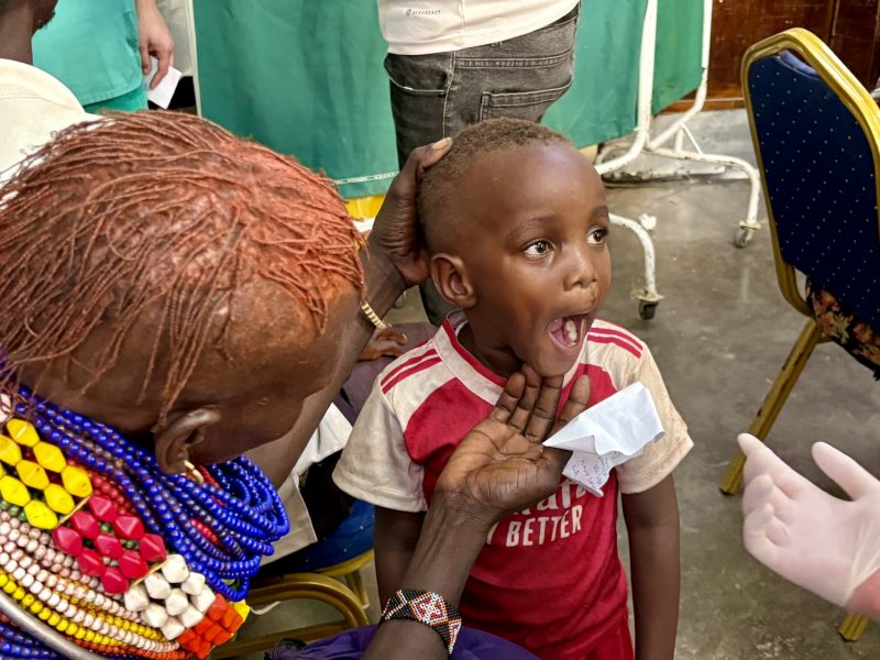 Regata-solidaria-Turkana-solidario-cirugia-goletas-solidarios