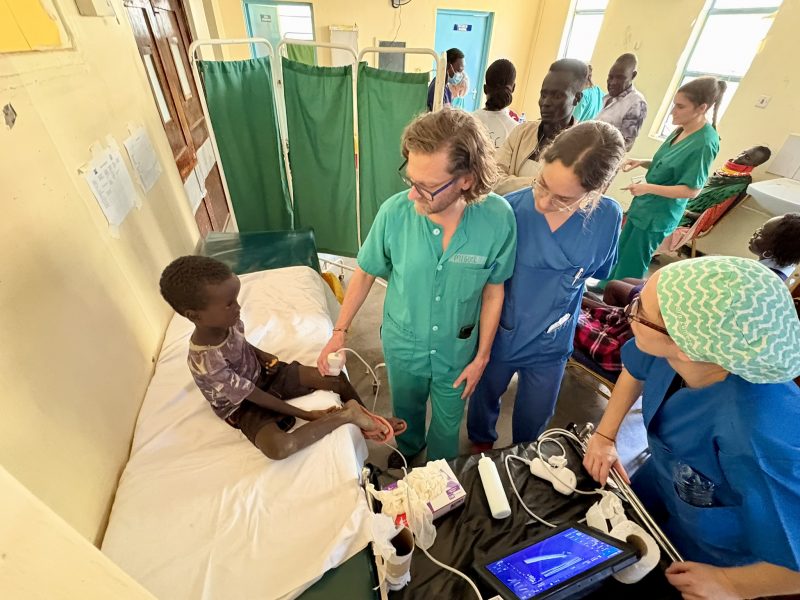 Regata-solidaria-Turkana-solidario-cirugia-goletas-solidarios